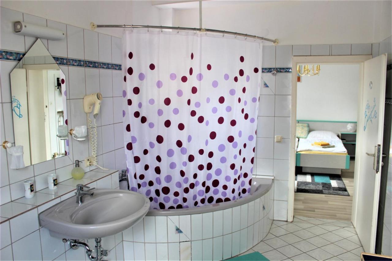 Hotel Zur Post Schwanheim Франкфурт-на-Майне Экстерьер фото
